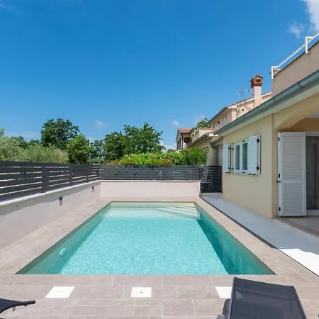 Villa Beautiful Mihatovici With Private Pool *