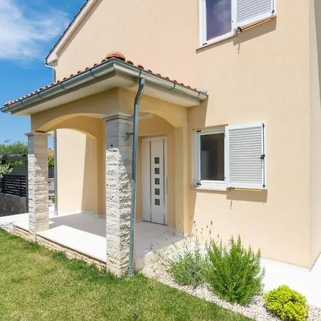 Beautiful Mihatovici With Private Pool *