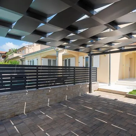 Beautiful Mihatovici With Private Pool Rosini